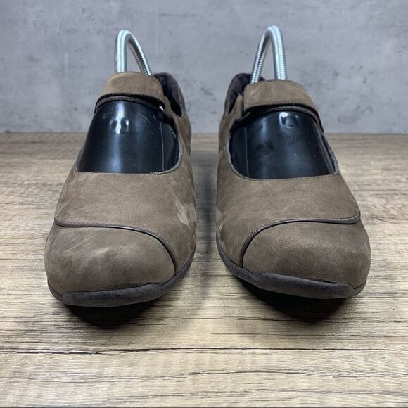 Munro Wm’s Mary Janes Brown Nubuck Leather Shoes - Picture 3 of 8